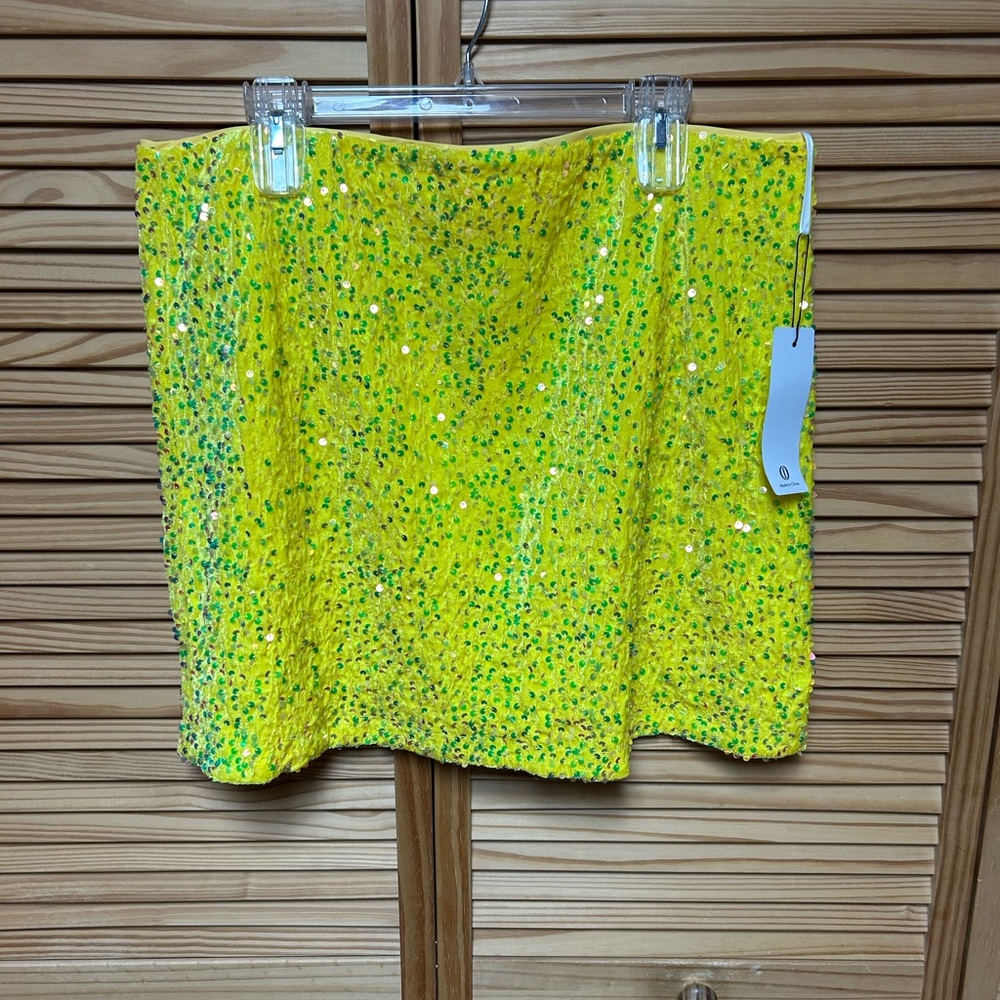 Yellow iridescent Sequin Mini Skirt XXL plush material woman’s lightweight